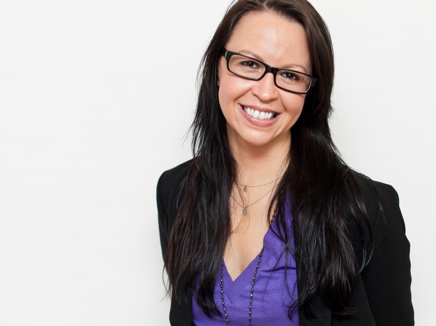 Jennifer Keishin Armstrong spent a decade on staff at <em>Entertainment Weekly</em> and now writes for several magazines including <em>New York Magazine</em>, <em>Fast Company</em> and <em>Writer's Digest</em>.