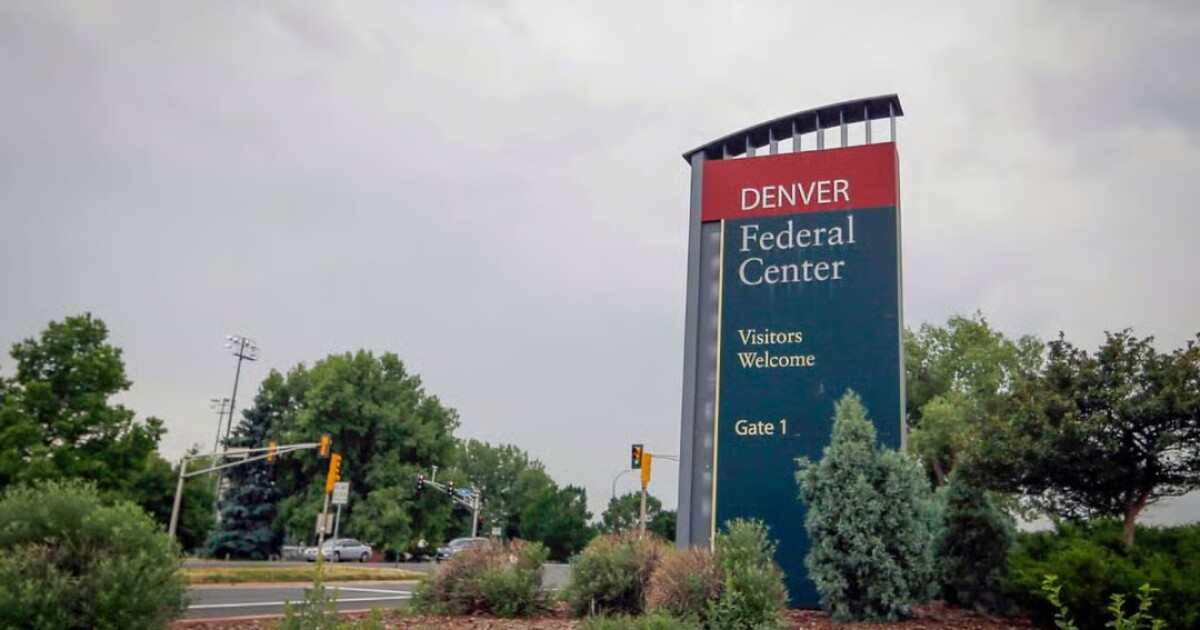 Federal workers' concerns linger after government reopens