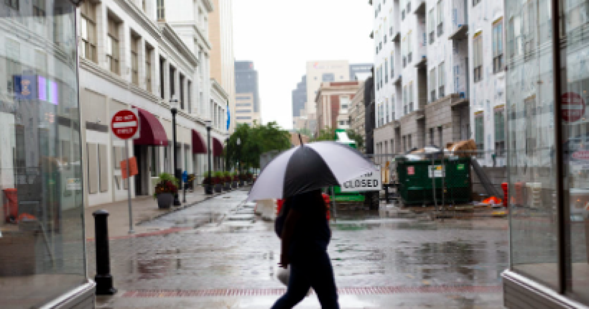Strong winds leave thousands without power across Kentucky | WEKU