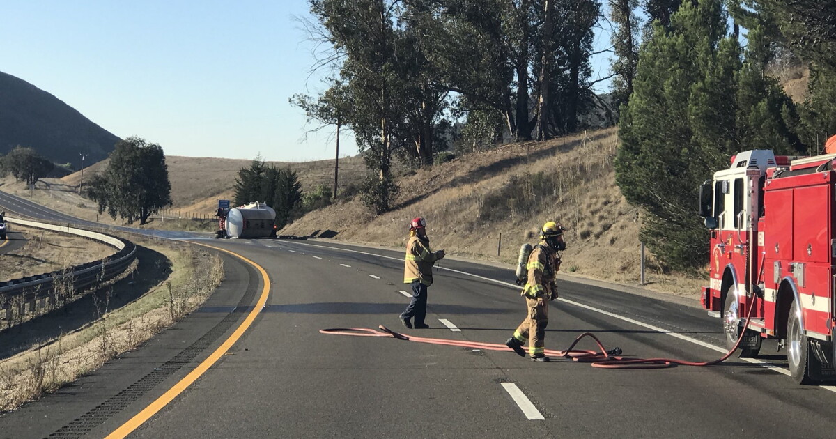 Overturned tanker blocking southbound Highway 101 in San Luis Obispo