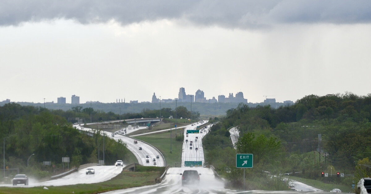 Kansas City area again rocked by severe weather: damaging winds, floods ...