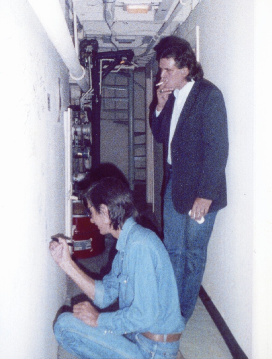 Van_Zandt_ClarkCapPlaza.jpg