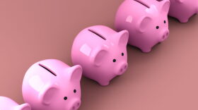 As we wrap up the year, it's not a bad idea to start thinking about your personal finances. (QuinceMedia/Pixabay)