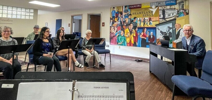 Tuesday night gathering, Canto de Corazón