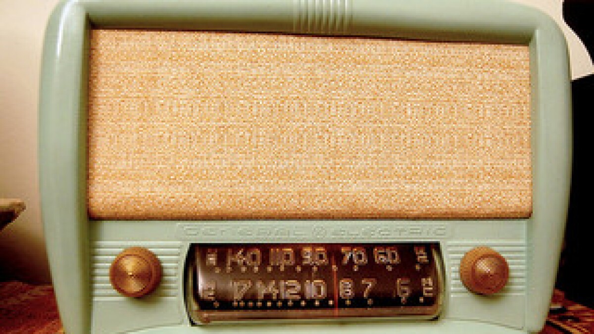 Слушать радио доброе утро. Радиоприемник General Electric. Доброе радио. Старое доброе радио. 1952 General Electric Radio.
