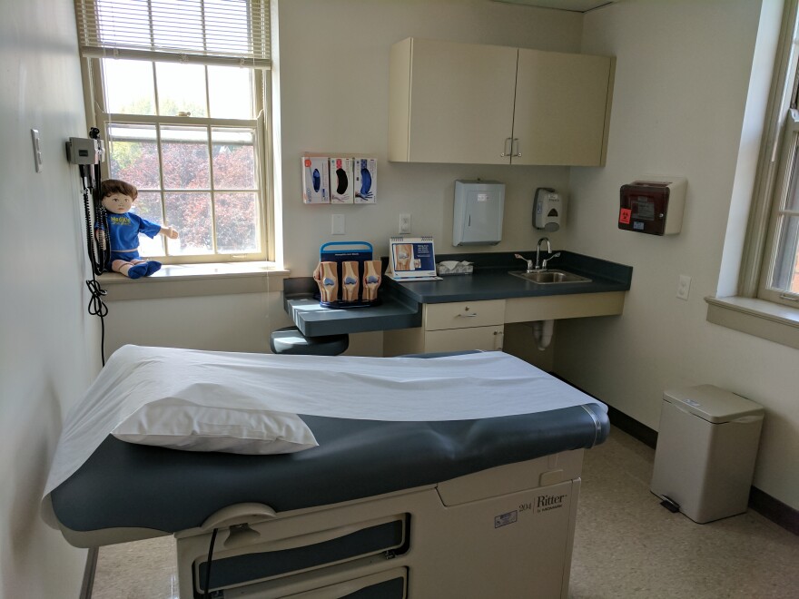 patient_treatment_room_02.jpg