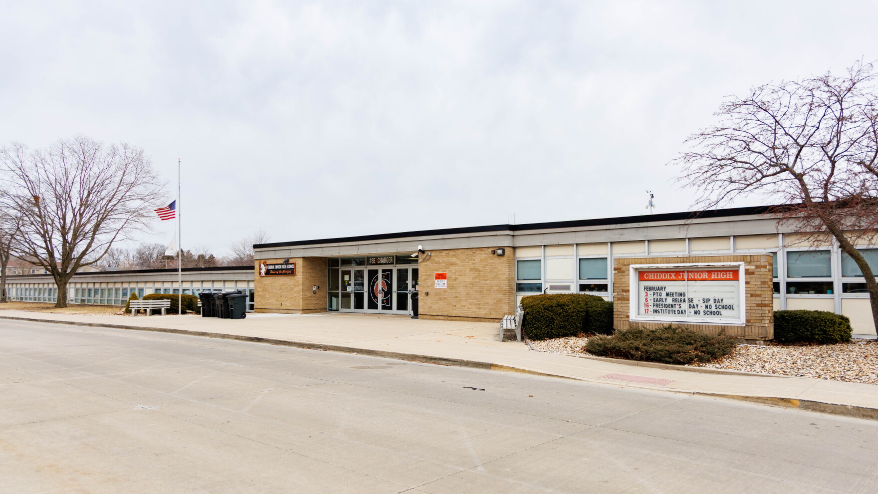 Chiddix Junior High teacher faces grooming charges WGLT