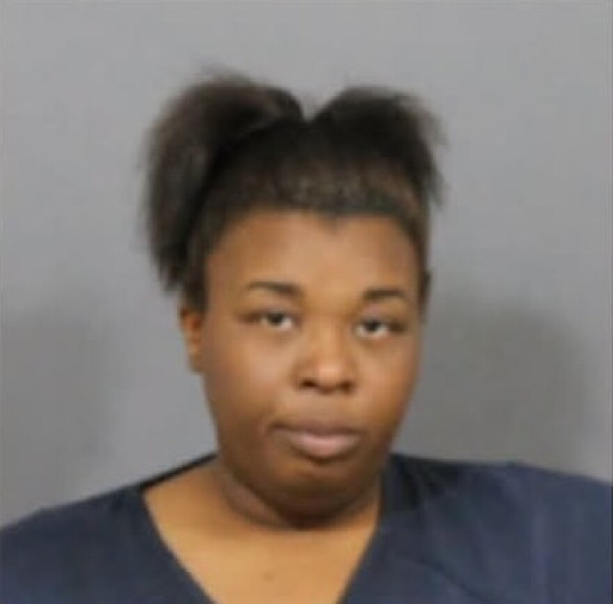 Dyneisha Bonds
