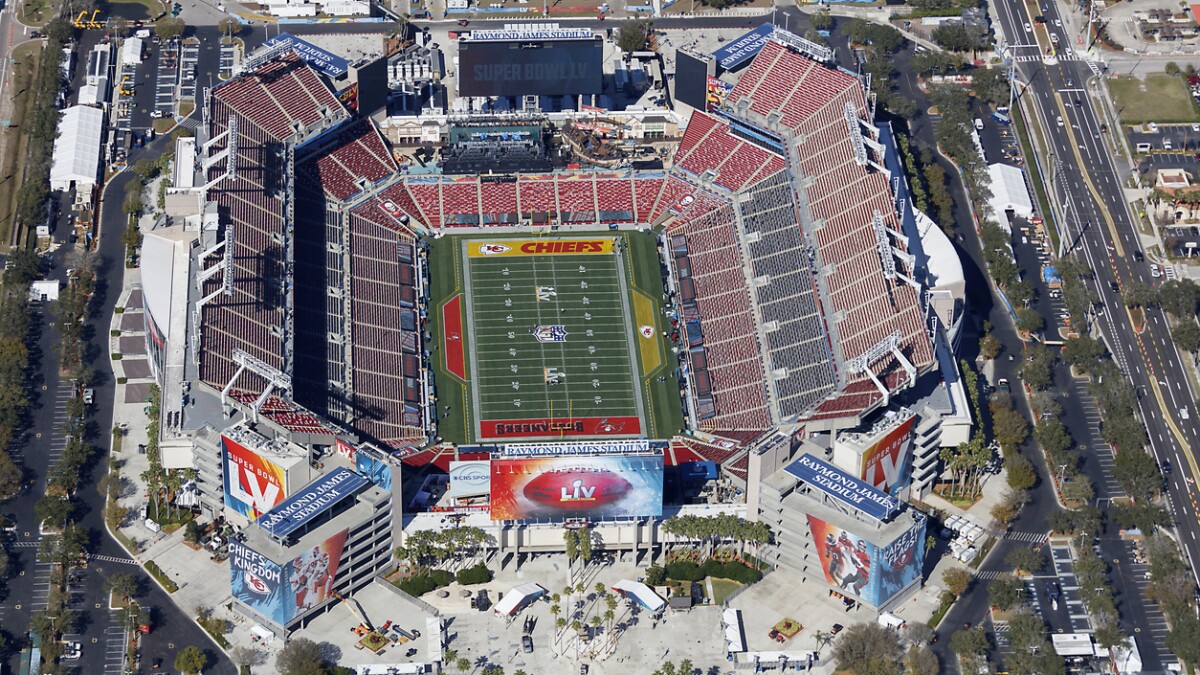 Bucs consider major renovations for Raymond James Stadium | WUSF