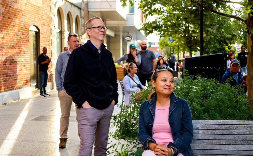Community members enjoy summer evening at Live and Local at The Landing.