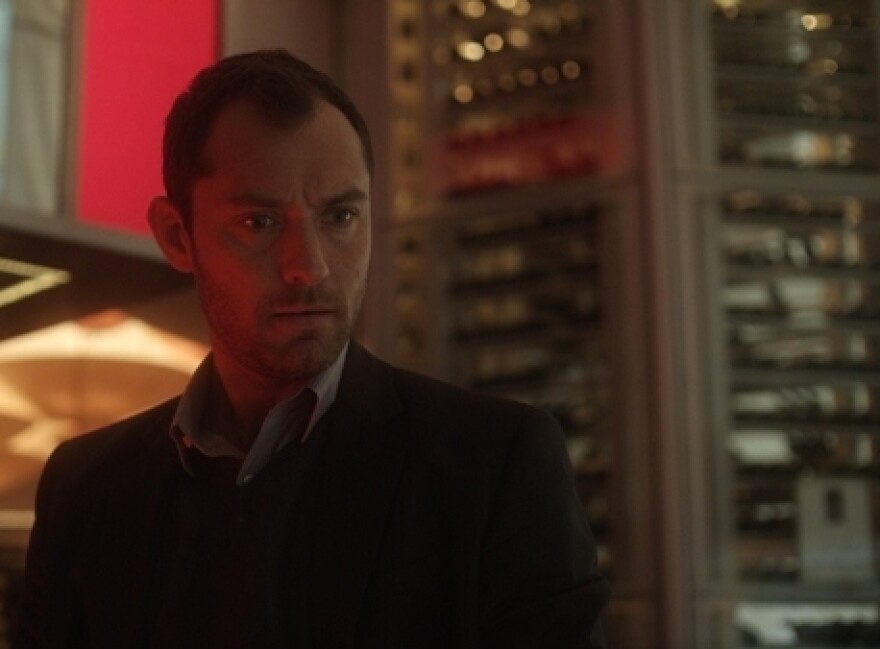 Though his Dr. Jonathan Banks doesn't receive top billing, Jude Law will prove to be the key protagonist of <em>Side Effects.</em>