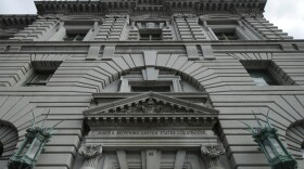 FILE - The James R. Browning United States Courthouse building, a courthouse for the 9th U.S. Circuit Court of Appeals, stands in San Francisco, Jan. 8, 2020. A federal appeals court has upheld a ruling that Oregon defendants must be released from jail after seven days if they don't have a defense attorney. OPB reports that the 9th U.S. Circuit Court of Appeals on Friday, May 31, 2024, called Oregon's public defense system a "Sixth Amendment nightmare," referring to the part of the U.S. Constitution that guarantees the right to a lawyer. (AP Photo/Jeff Chiu, File)