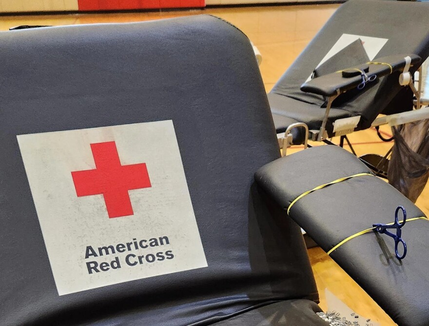 La Cruz Roja Americana insta a los donantes a donar sangre para abordar una grave escasez, ya que el aumento de las solicitudes hospitalarias ha provocado una reducción del 35% de productos sanguíneos en el último mes.