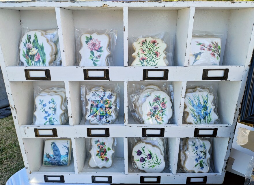 Dianna Bottini's watercolor art on sugar cookies.
