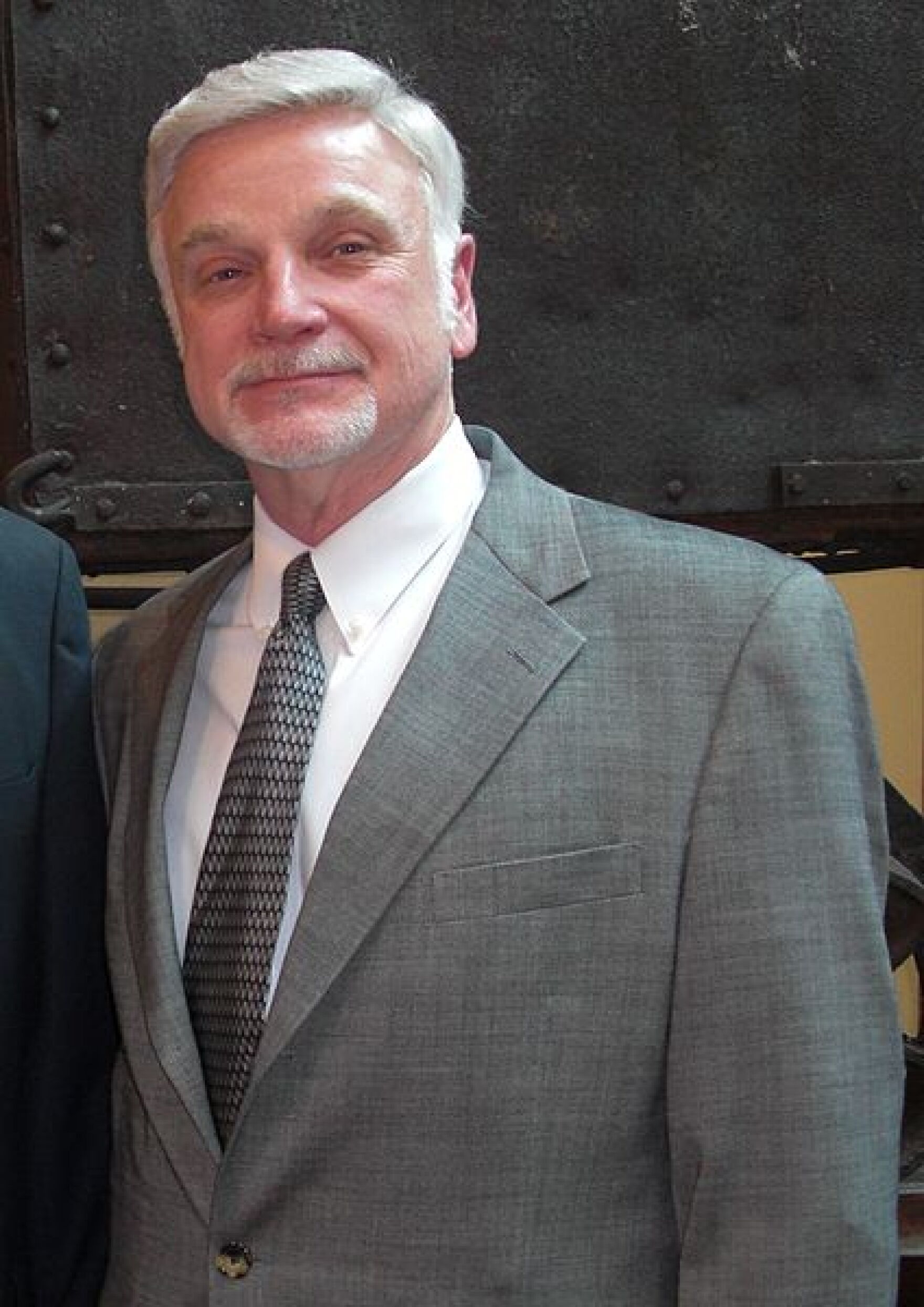 424px-Cecil_Roberts_2009.jpg