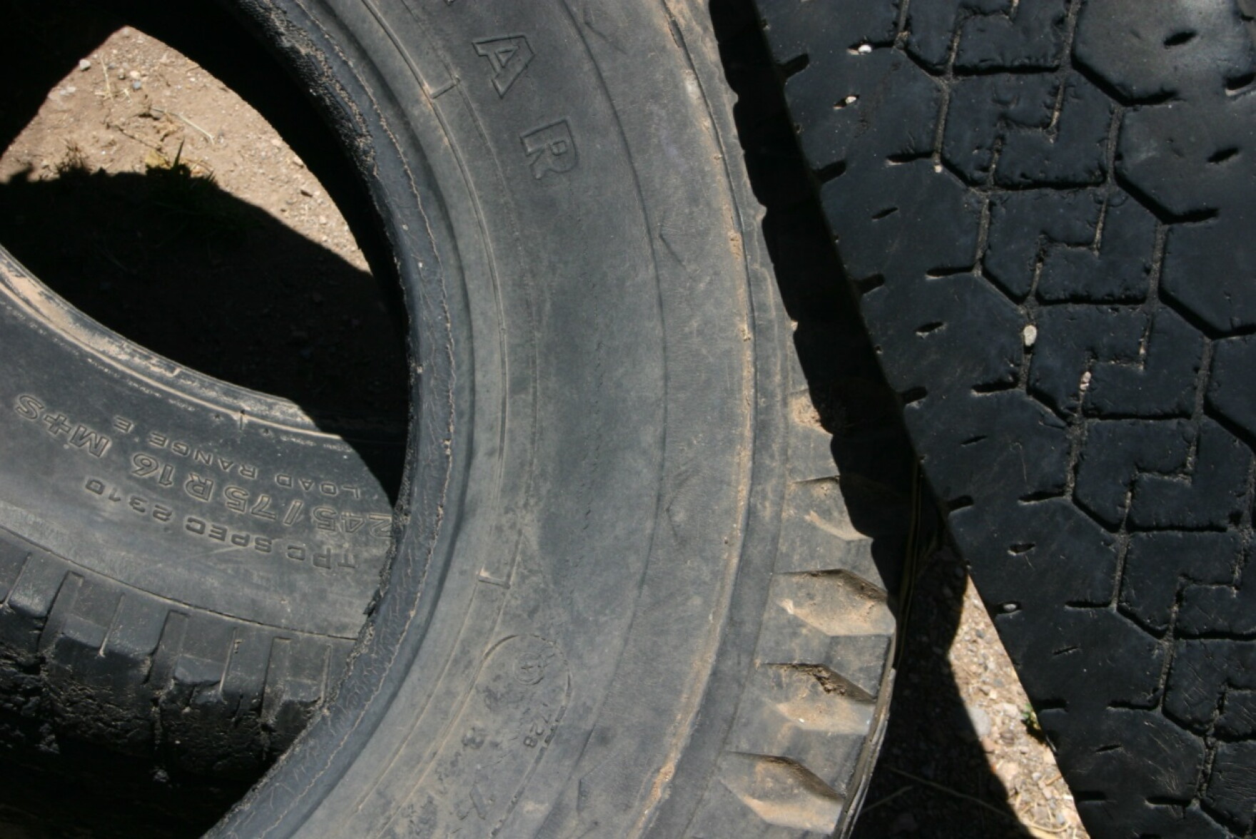 3 Charged for Illegal Tire Dumping in Central Illinois | WCBU Peoria