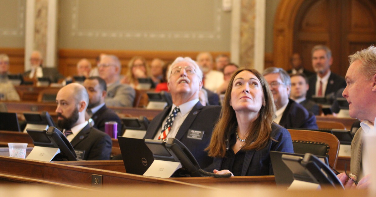 Kansas lawmakers advance a plan that lets an outside group raise their ...
