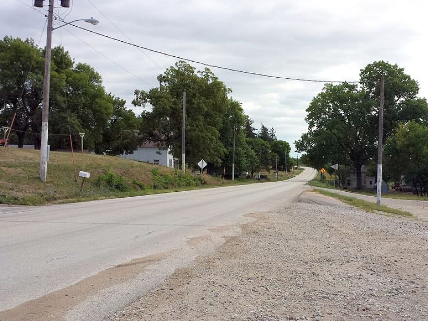 White_Pole_Road_in_Casey_0.jpg
