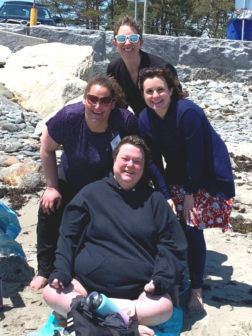 Melissa's (front, center) last wish was to spend the day at the beach.