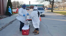 Ante la falta de acceso a las pruebas para muchos trabajadores esenciales que son vulnerables, un grupo de investigadores se asoció con una clínica local para organizar eventos de pruebas de la COVID-19 en la ciudad de Rantoul, en el centro de Illinois.