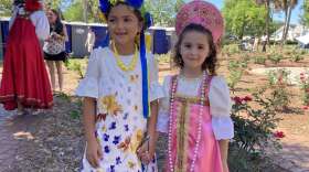 Ukrainian and Russian families gather in Winter Park to spread a message of peace. Photo: Danielle Prieur 