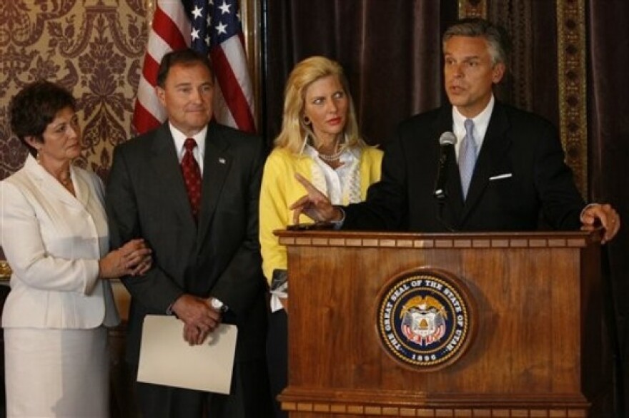 From left, Jeanette, and Gary R. Herbert stand with Mary Kaye and Utah Gov. Jon Huntsman Jr. at a news conference about the transition of the office of Governor on Monday, May 18, 2009 in Salt Lake City.