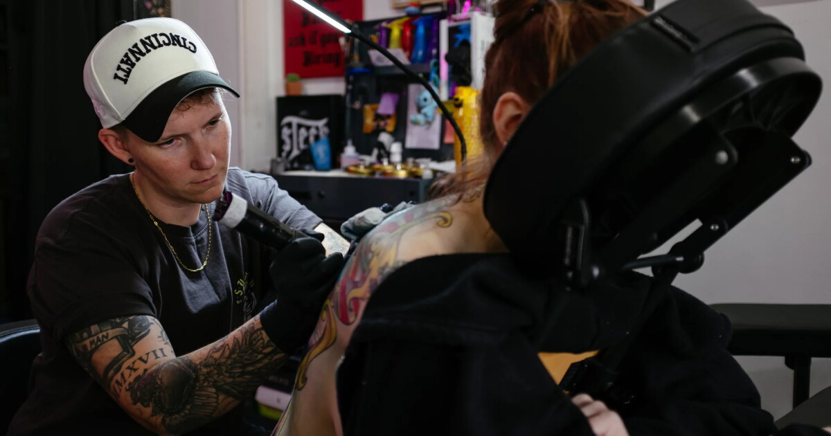 NextGen Journalism: Cincinnati tattoo artist didn't let MS diagnosis derail her dream