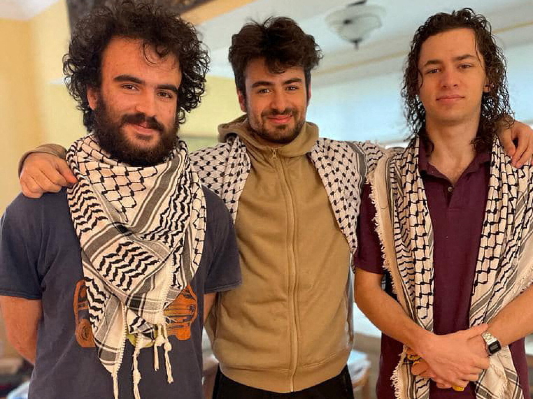 Kafiyah Redvector What is a keffiyeh, who wears it, and how did it become a symbol for ...