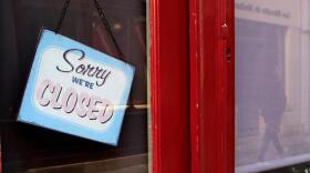 The Florida Department of Economic Opportunity has hired a Virginia-based call center to help staff phone lines at the state's unemployment center.