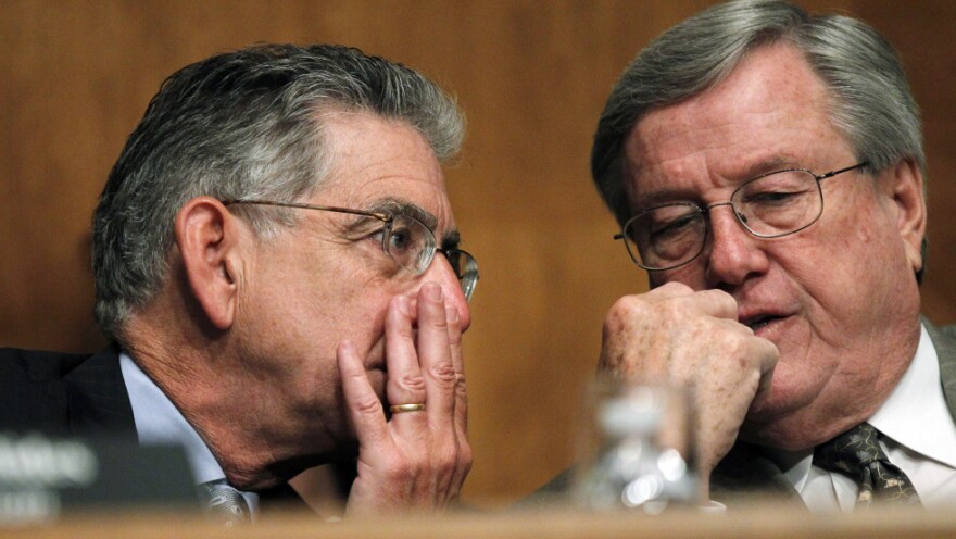 The FCIC's Democratic chairman (left) and Republican vice chairman can't agree on what caused the crisis.