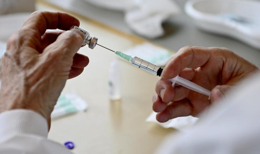 covid_vaccine_ap21049403201107.jpg