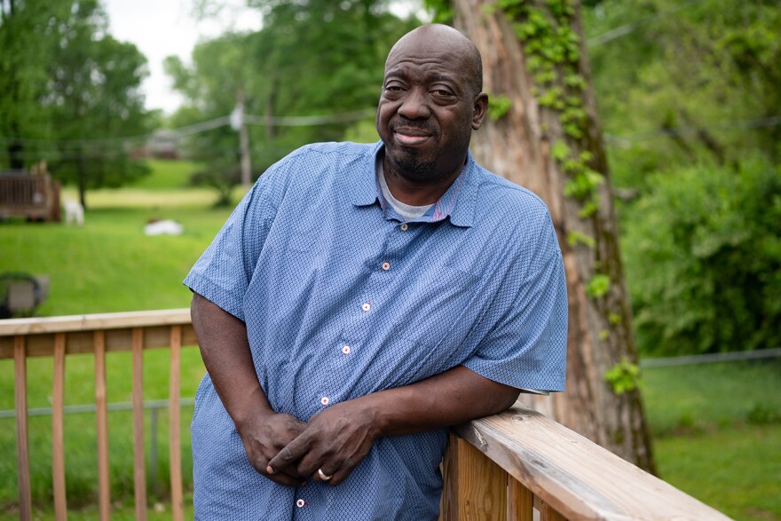 Alphonso Harried, a school security guard, local musician and minister in St. Louis, undergoes dialysis three times a week to treat his kidney disease. 
