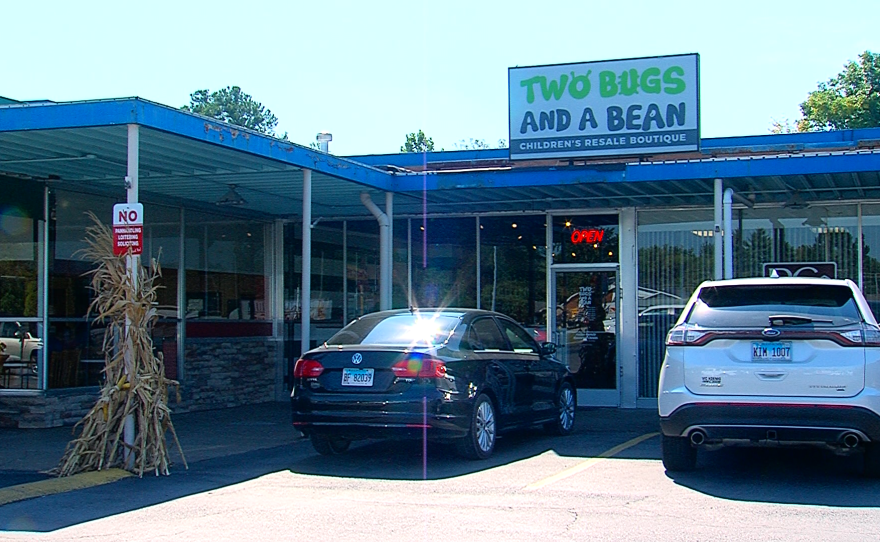 Two Bugs and a Bean Resale Shop in Carbondale 