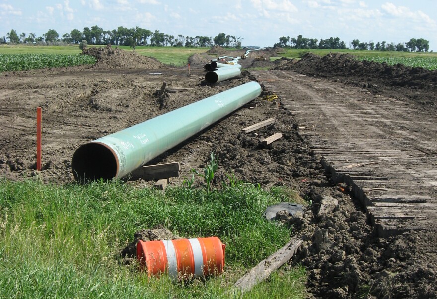 2010 construction on the initial Keystone Pipeline.