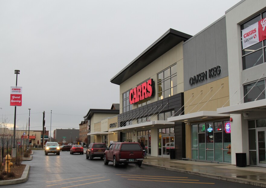 The Midtown Mall in Anchorage. (Photo by Zachariah Hughes/AKPM)