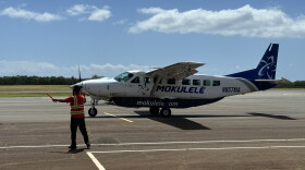 Mokulele Airlines will continue subsidized service to Lānaʻi for the next four years under a new federal contract.