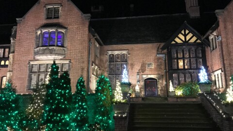 Stan Hywet brings Hollywood to Akron with Deck the Hall | WKSU