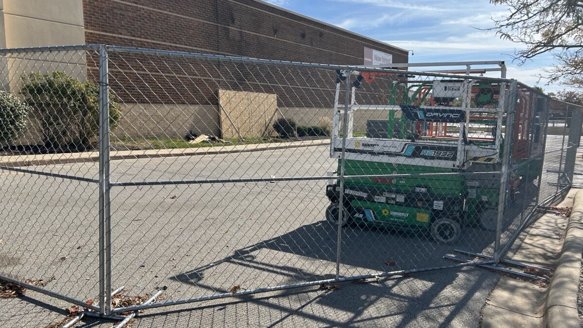 Bloomington Kohl's store reopens after car collision caused temporary closure