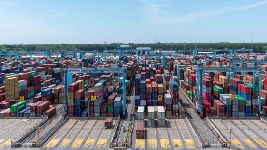 Containers lined up at Norfolk International Terminals. (Photo by Mariusz Bungo via Shutterstock)