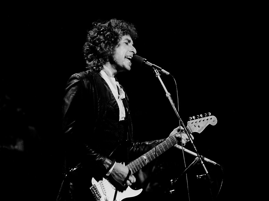 Bob Dylan performs in Chicago in 1978. He is the first American to claim the Nobel Prize in literature since Toni Morrison won in 1993.