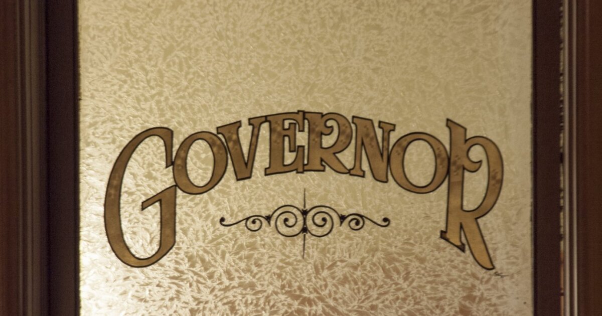 Kansas Governor Signs Order Authorizing Paid Parental Leave for State
