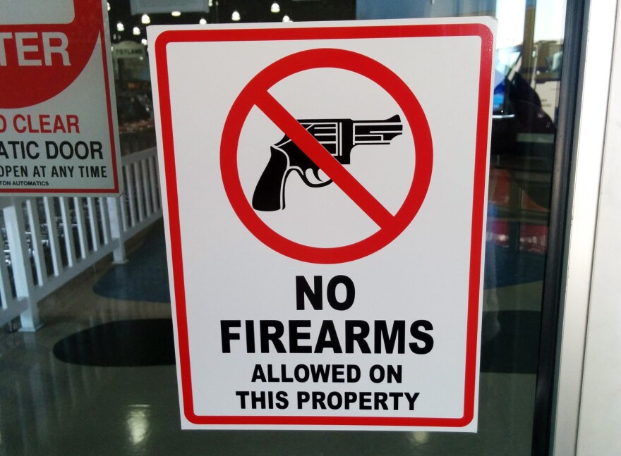 A no firearms sign in Tempe, Arizona.