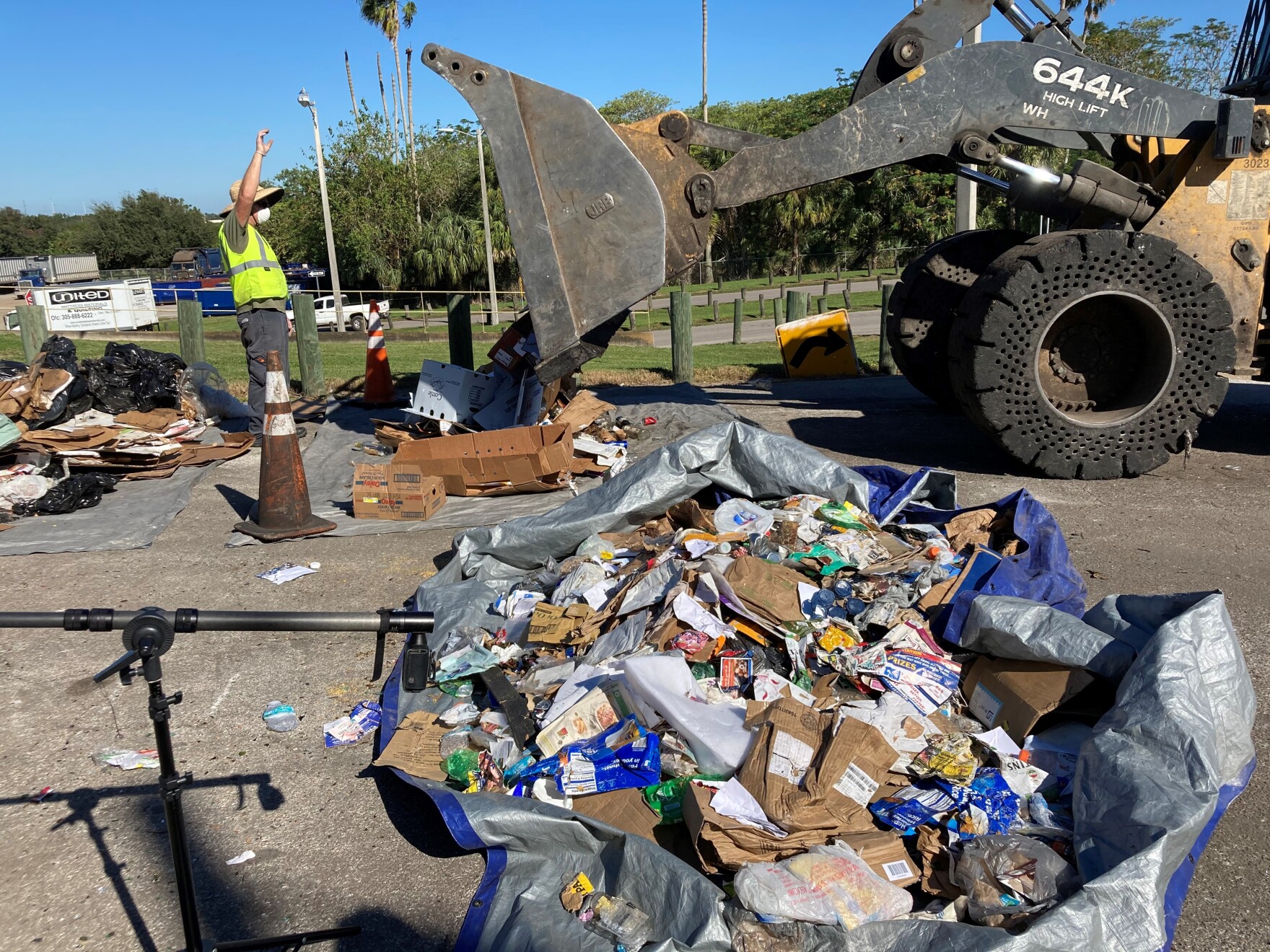 There's Too Much Trash In Tampa's Recycling Bins, Study Shows | WUSF