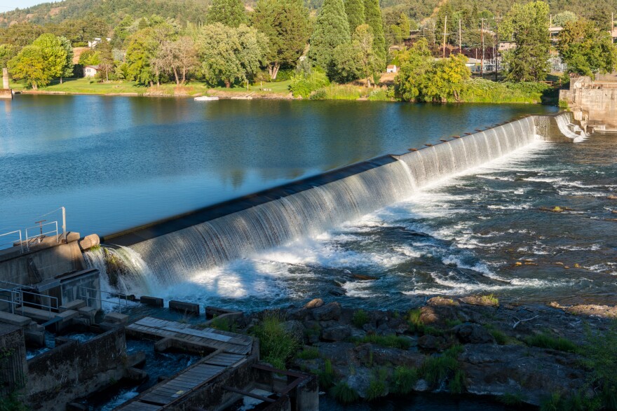 Winchester Dam on the North Umpqua River.