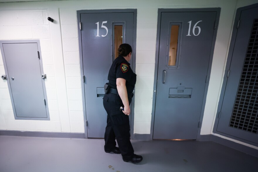 State audit finds major lapses in Texas jail oversight system | Marfa ...