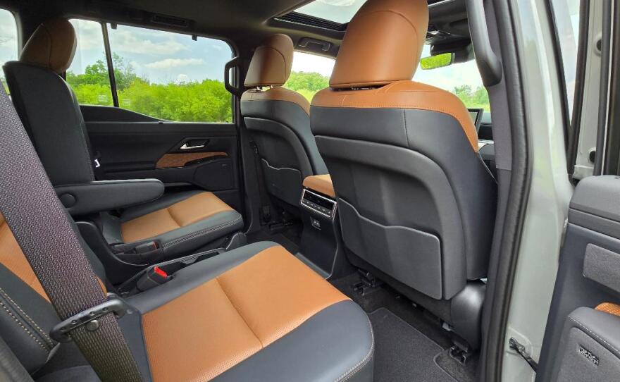 2026 Lexus GX 550 Luxury row 2