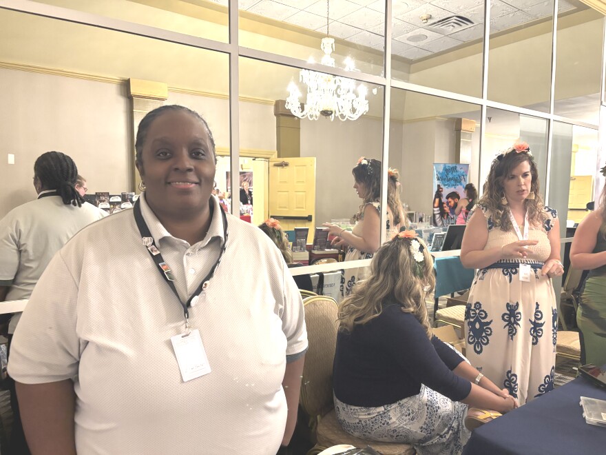 Author Dawnlyn Holman