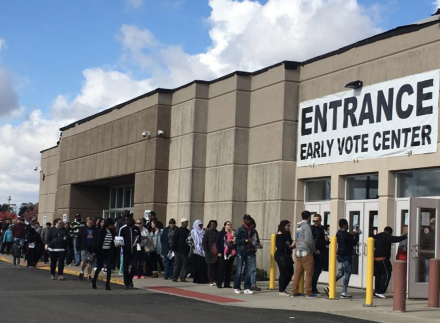 Voters enter Franklin County Early Vote Center in 2016