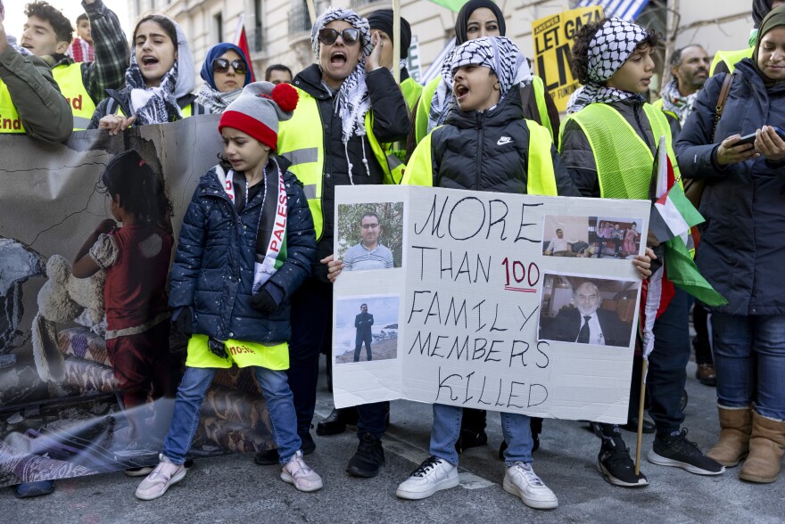 Thousands rallied in support of a cease-fire in Gaza.