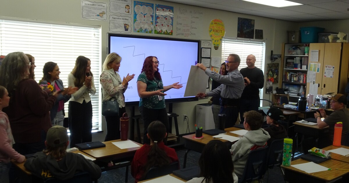 Giải Thưởng $10,000 Tôn Vinh Sự Cống Hiến Của Giáo Viên Wasatch County